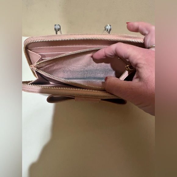 PRADA MILANO SAFFIANO LUX CONTINENTAL
WALLET - Picture 5 of 13